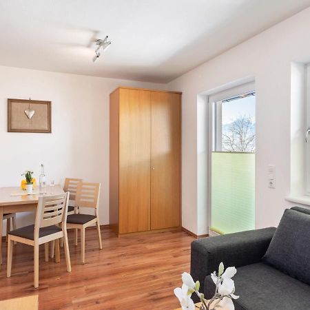 Elegant Apartment In Saalfelden With Balcony Eksteriør billede