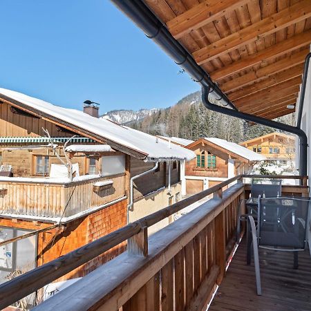Elegant Apartment In Saalfelden With Balcony Eksteriør billede
