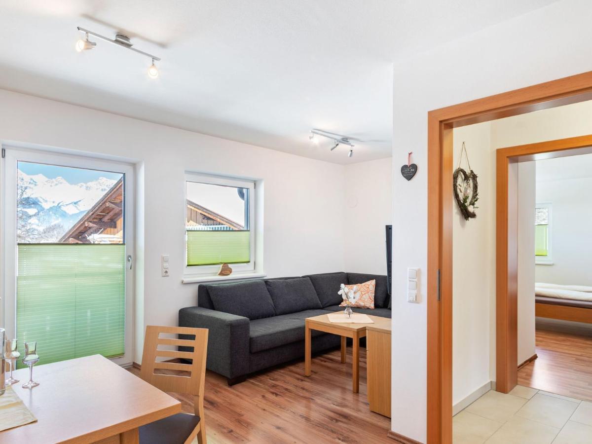 Elegant Apartment In Saalfelden With Balcony Eksteriør billede