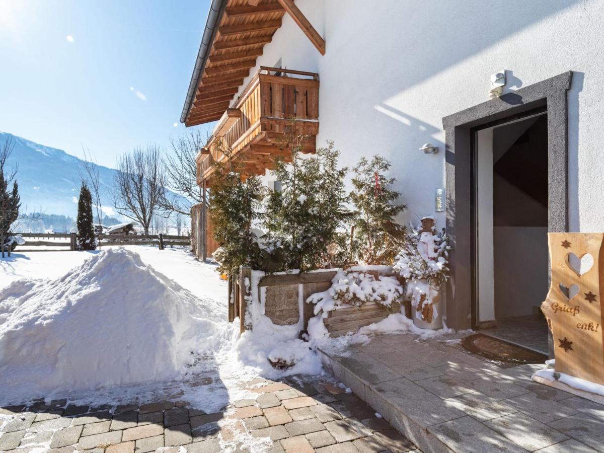 Elegant Apartment In Saalfelden With Balcony Eksteriør billede