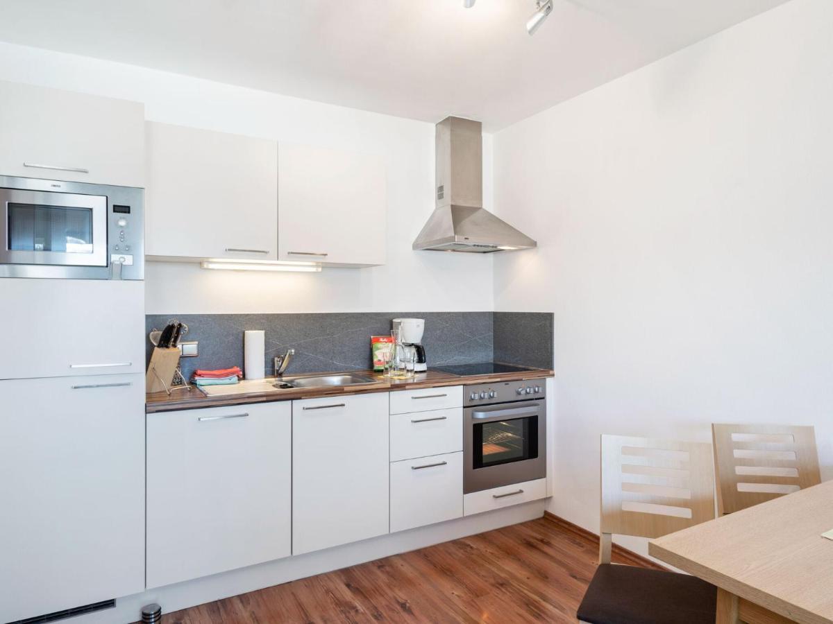 Elegant Apartment In Saalfelden With Balcony Eksteriør billede