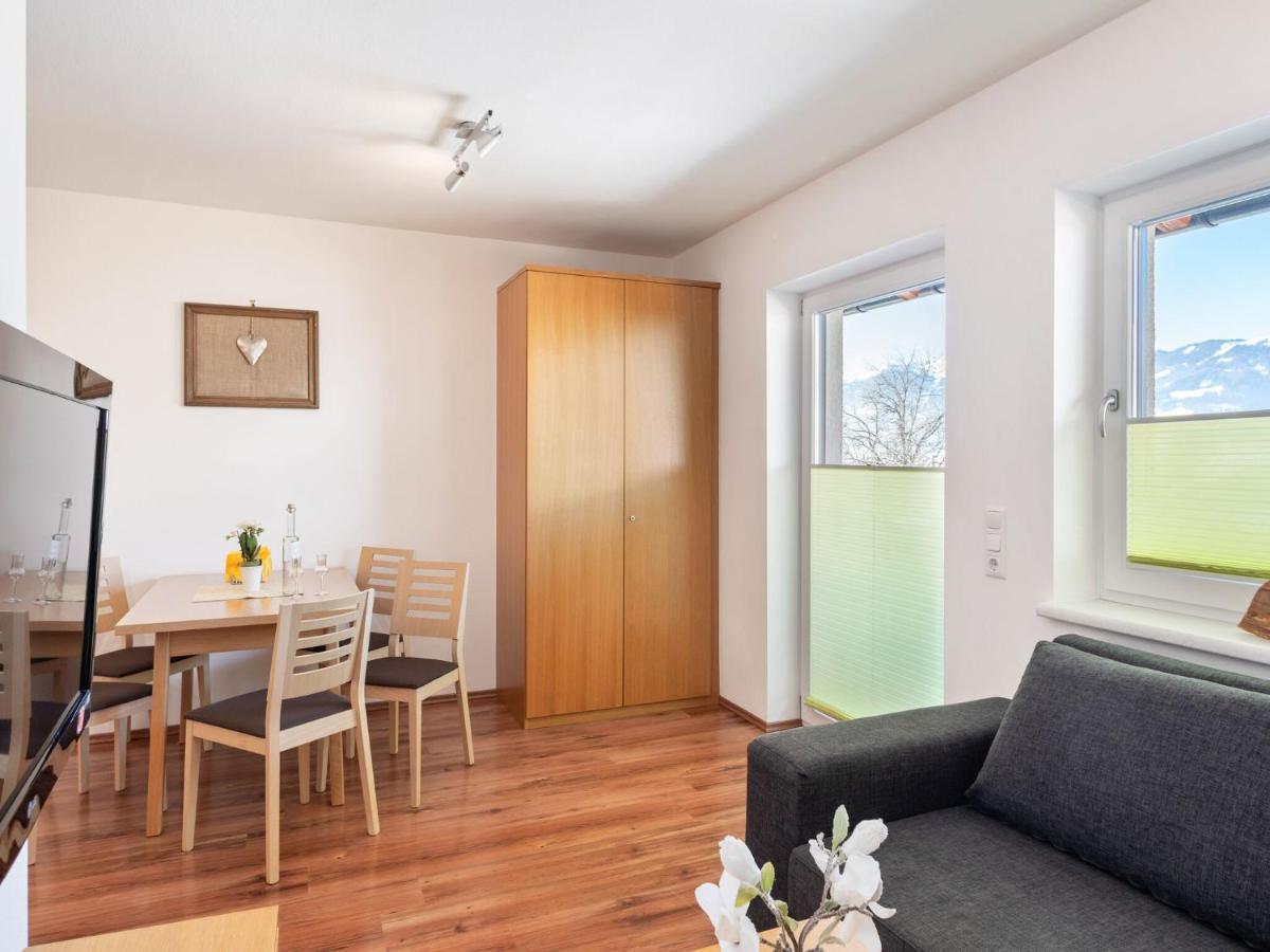Elegant Apartment In Saalfelden With Balcony Eksteriør billede