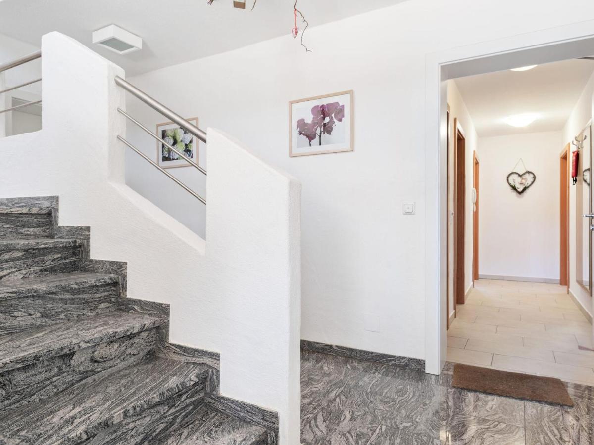 Elegant Apartment In Saalfelden With Balcony Eksteriør billede