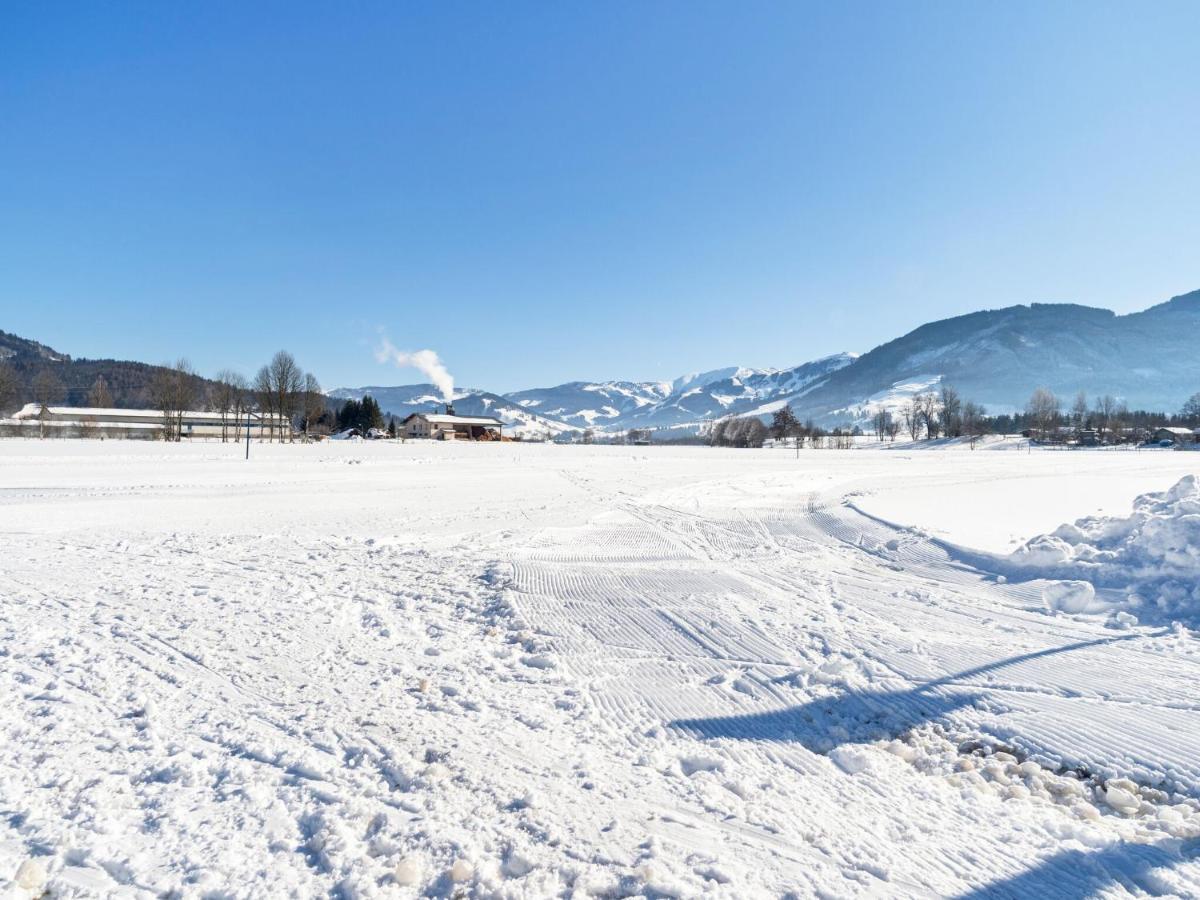 Elegant Apartment In Saalfelden With Balcony Eksteriør billede